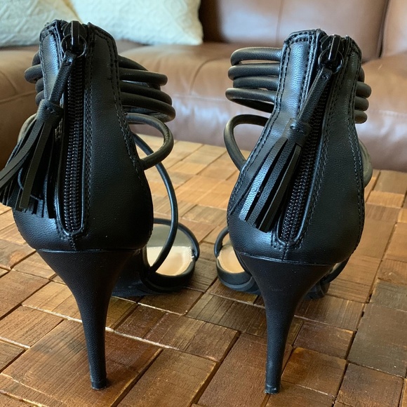 LC Lauren Conrad Strappy Black Heel with Tassels - Picture 4 of 5